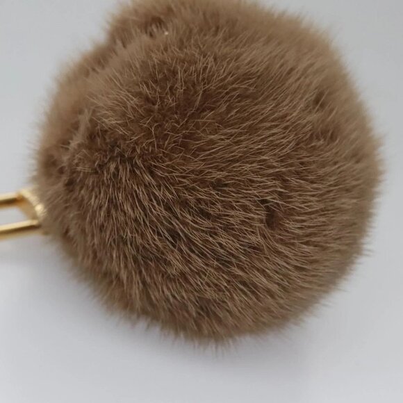 LOUIS VUITTON Porte Cles Lovely Vison Charm Beige M01018 LV Auth 112631 - Picture 4 of 16